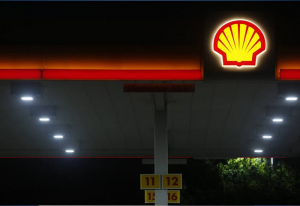 Shell sees profit rise again, mending from a year earlier