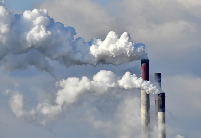 US not even close to its goal on cutting carbon emissions