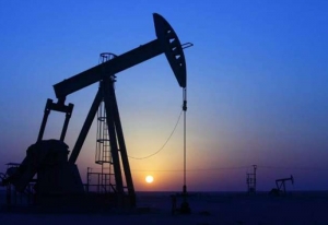 Kuwait, Saudi Arabia halt production at neutral oilfield